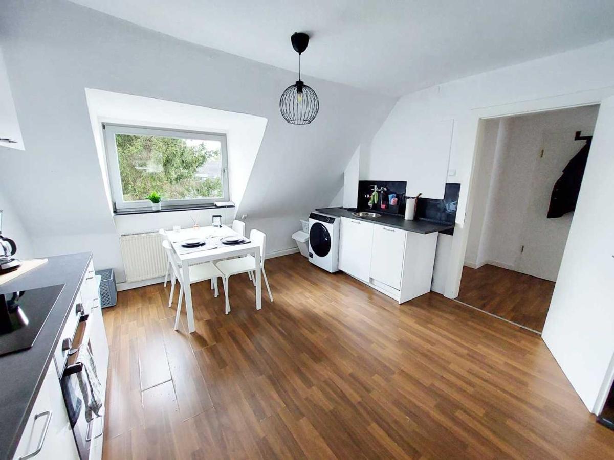 Cozy Apartment With Garden In Gelsenkirchen Eksteriør billede