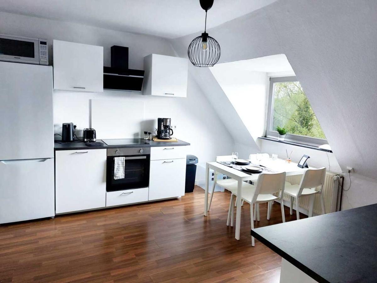 Cozy Apartment With Garden In Gelsenkirchen Eksteriør billede