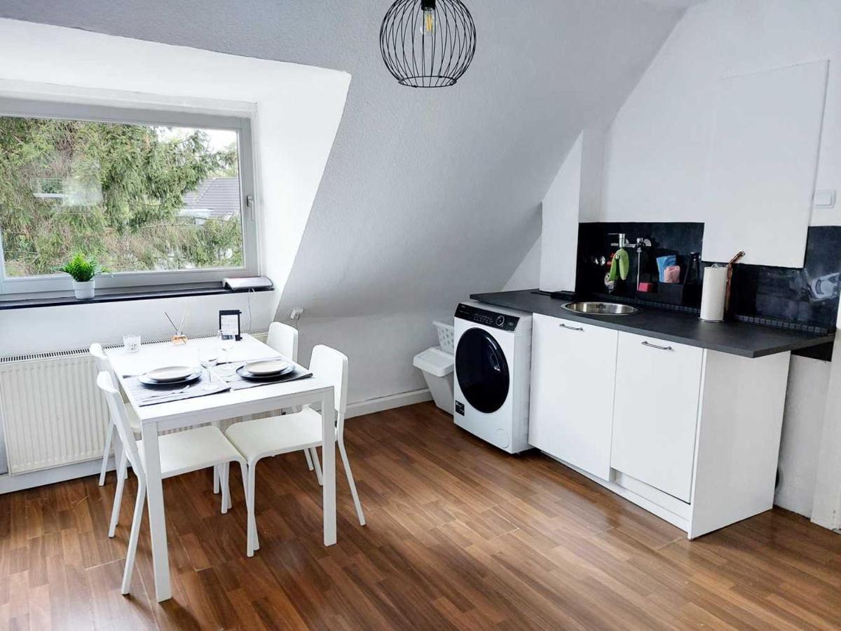 Cozy Apartment With Garden In Gelsenkirchen Eksteriør billede