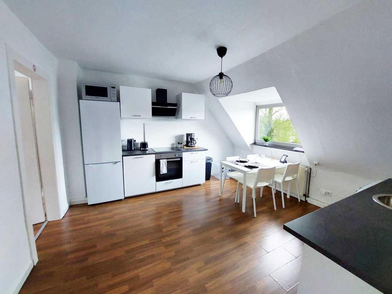 Cozy Apartment With Garden In Gelsenkirchen Eksteriør billede