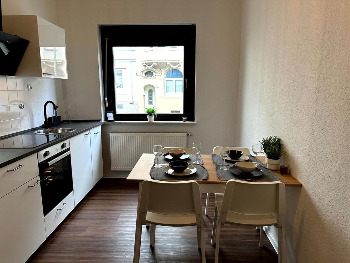 Cozy Apartment With Garden In Gelsenkirchen Eksteriør billede